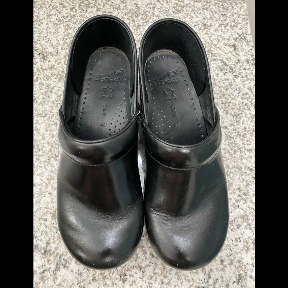 Dansko Clogs Size 40 Wide